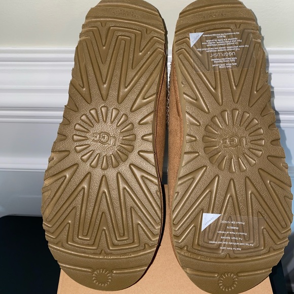BRAND NEW IN BOX UGG Tasman Slipper. Ships out same or next day! - Picture 14 of 15